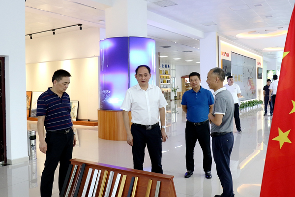 縣長馬吉云赴企業(yè)開展“送政策、解難題、優(yōu)服務”活動